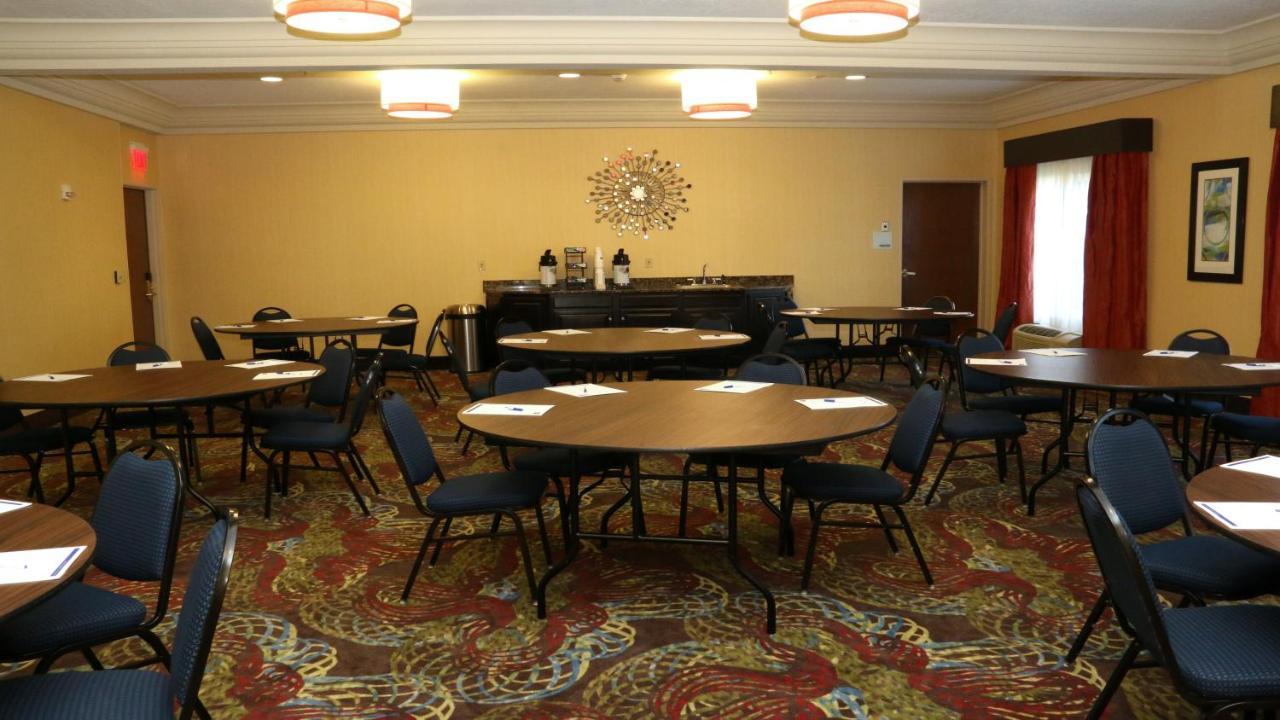 Holiday Inn Express Hotel & Suites Saginaw By Ihg Dış mekan fotoğraf