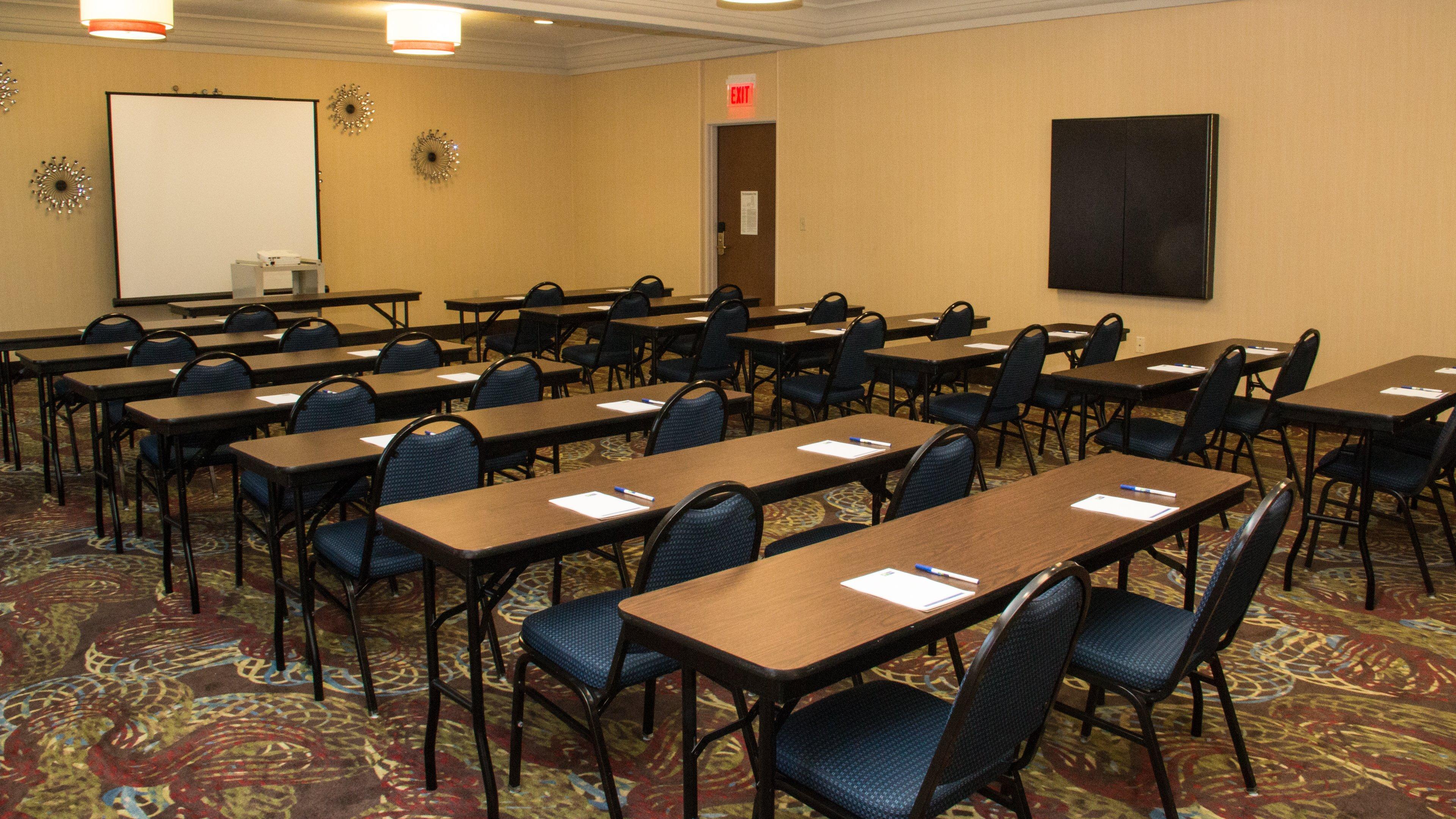 Holiday Inn Express Hotel & Suites Saginaw By Ihg Dış mekan fotoğraf